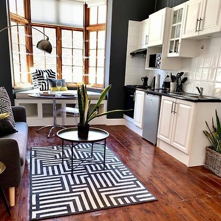 1-Bedroom Sea Point Gem - Perfect Location! Кейптаун Екстериор снимка