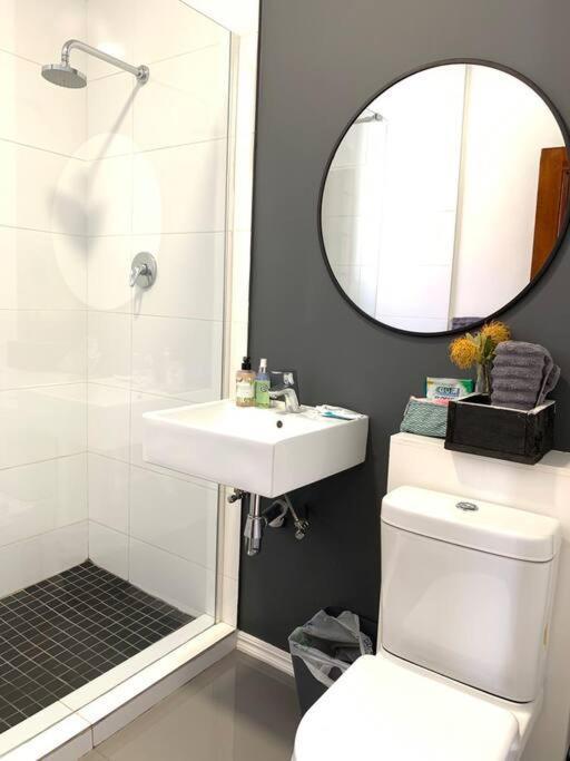 1-Bedroom Sea Point Gem - Perfect Location! Кейптаун Екстериор снимка