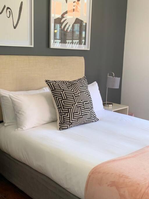 1-Bedroom Sea Point Gem - Perfect Location! Кейптаун Екстериор снимка